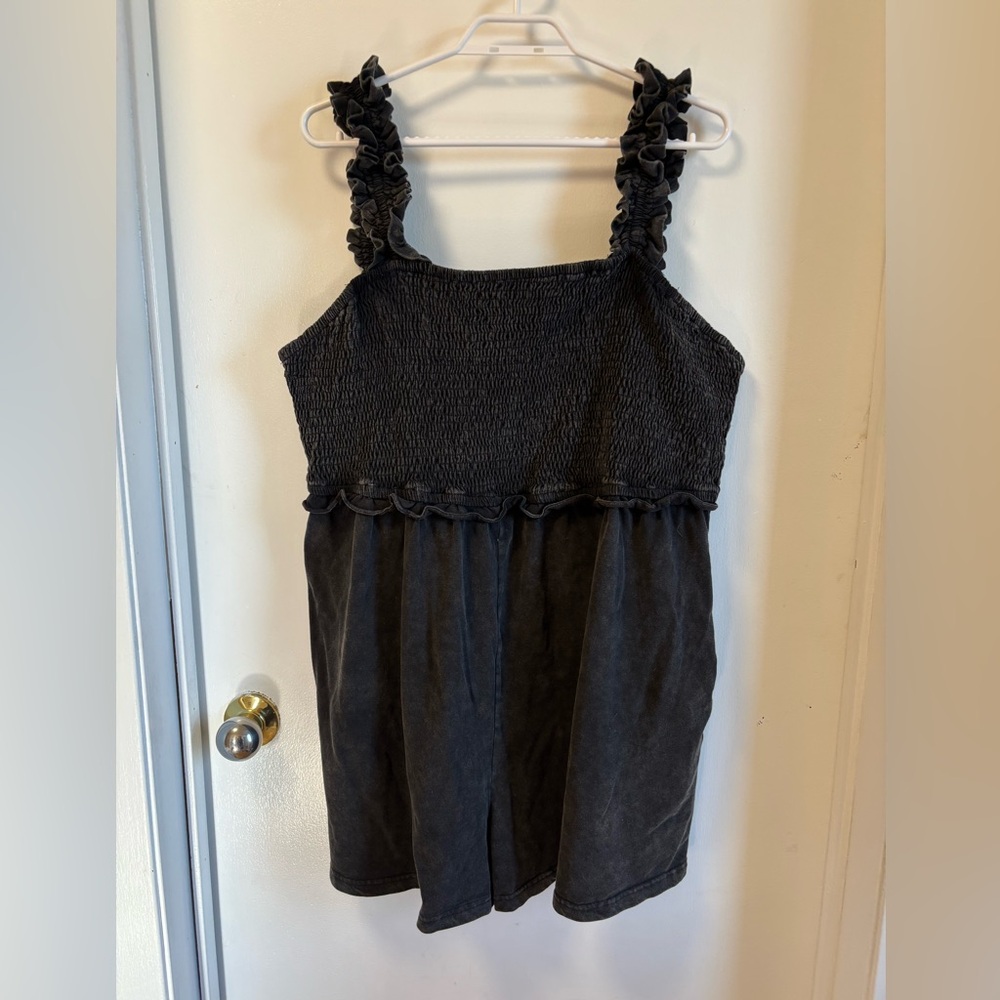 NWT Faye & May Plus Size Black Ruffled Strap Romper